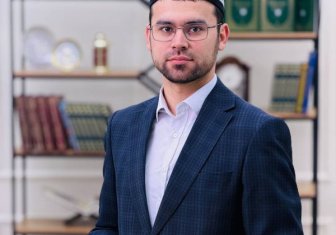 Мир Араб олий мадрасаси талабаси грант соҳиби бўлди
